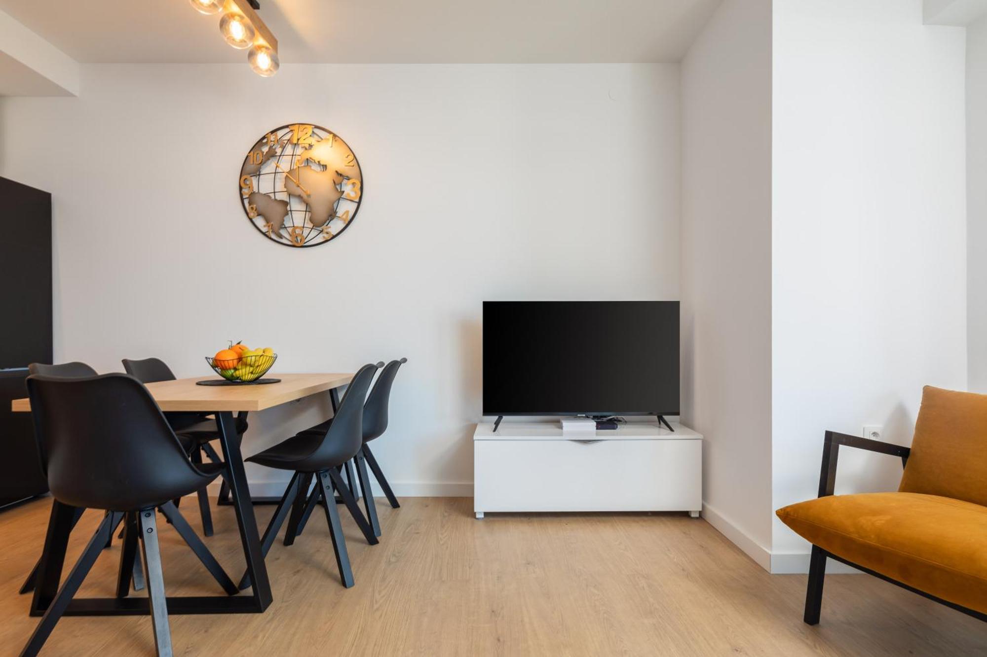 East Side Apartment Omiš Buitenkant foto